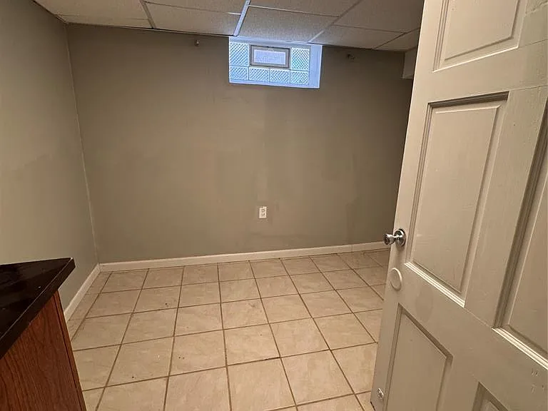 28025 Joan St — Photo 17