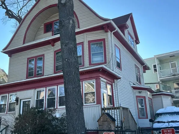 42 Algonquin St, Dorchester, MA 02124