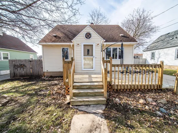 1228 4th St NE, Rochester, MN 55906