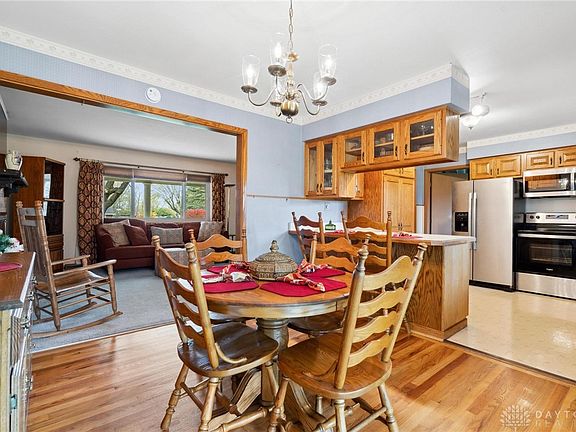 4th image of 3084 Lynn Dr