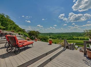 1000 Feather Ridge Rd, Charlotte, TN 37036