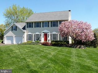 2 Valley Cir, Doylestown, PA 18901