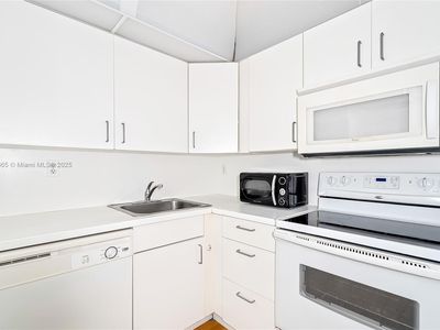 17570 Atlantic Blvd APT 215, Sunny Isles Beach, FL, 33160