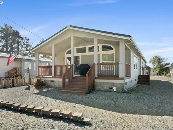 645 S Easy St, Rockaway Beach, OR 97136