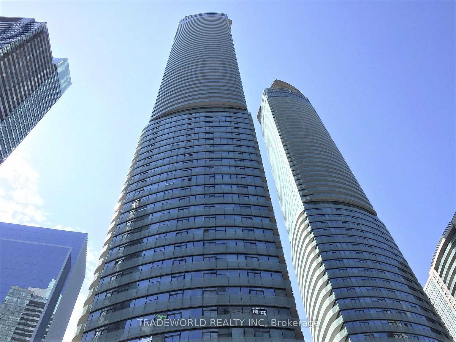 14 York St 1611, Toronto, ON