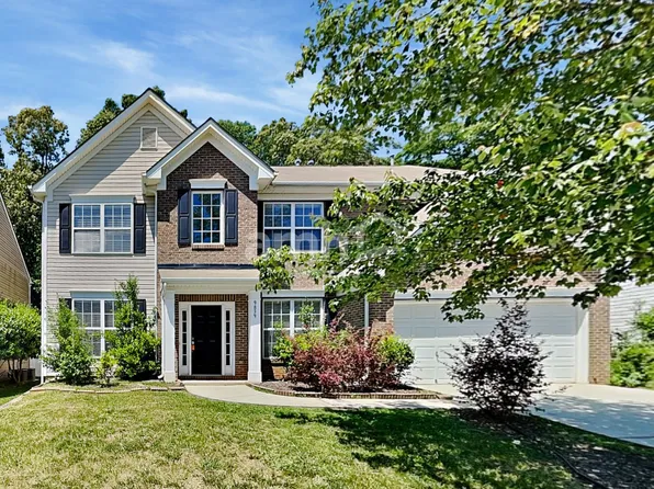 9839 Jeanette Cir, Charlotte, NC 28213