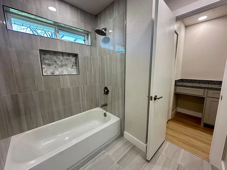 2922 Berkshire Dr — Photo 15