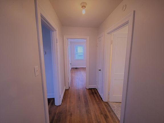 3rd image of 1720 Seabury Ave