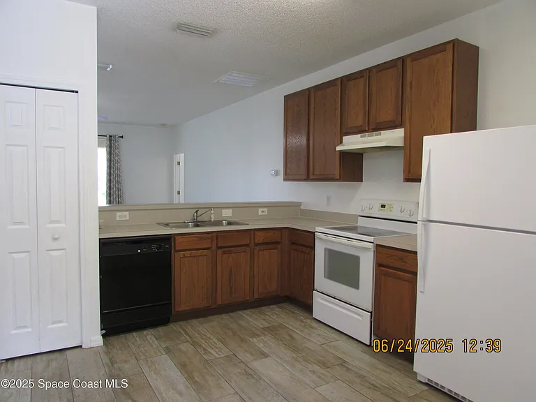 4192 Collinwood Dr — Photo 31