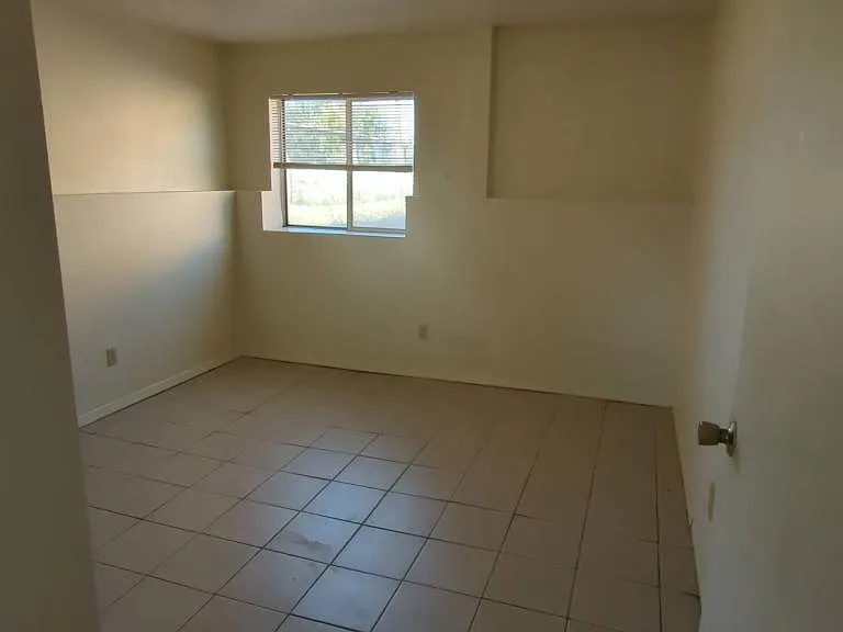 536 Monroe St — Photo 7
