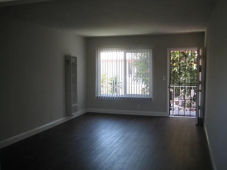 5150 Woodman Ave. — Photo 10