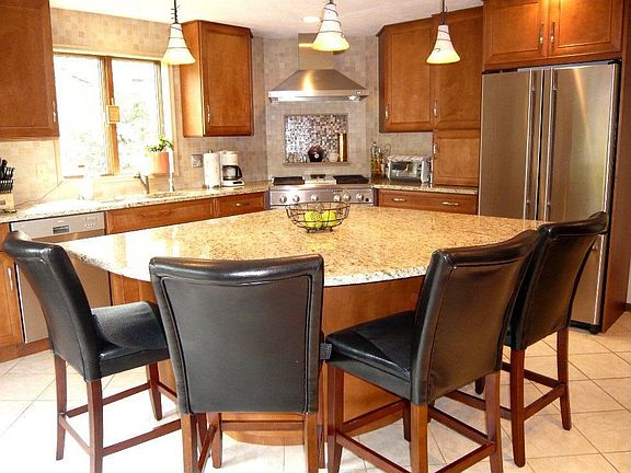 Granite and Stainless kitchen with Island seating