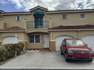 15856 SW 71st St, Miami, FL 33193