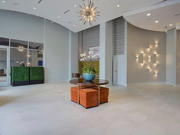 Lobby w/ Convenience Store