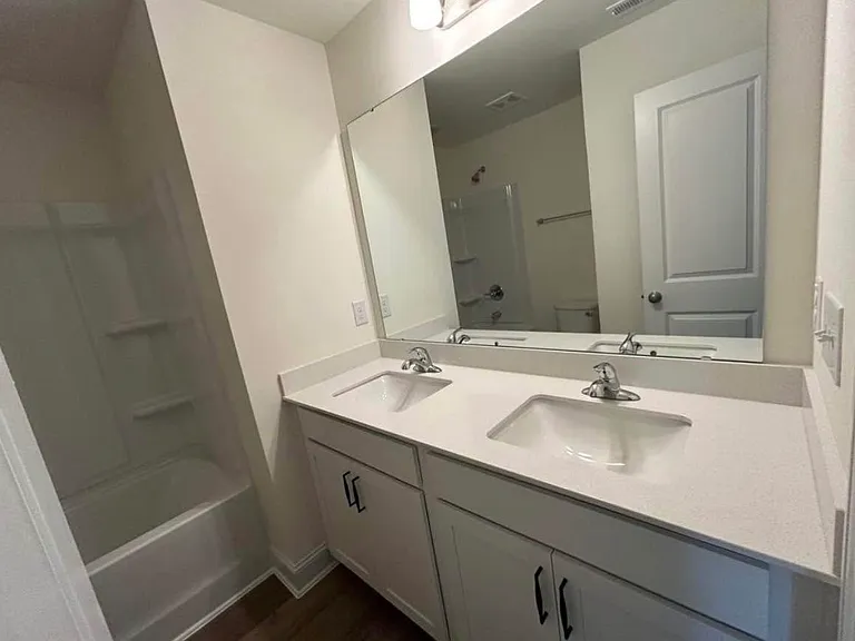 90 Clementine St — Photo 13