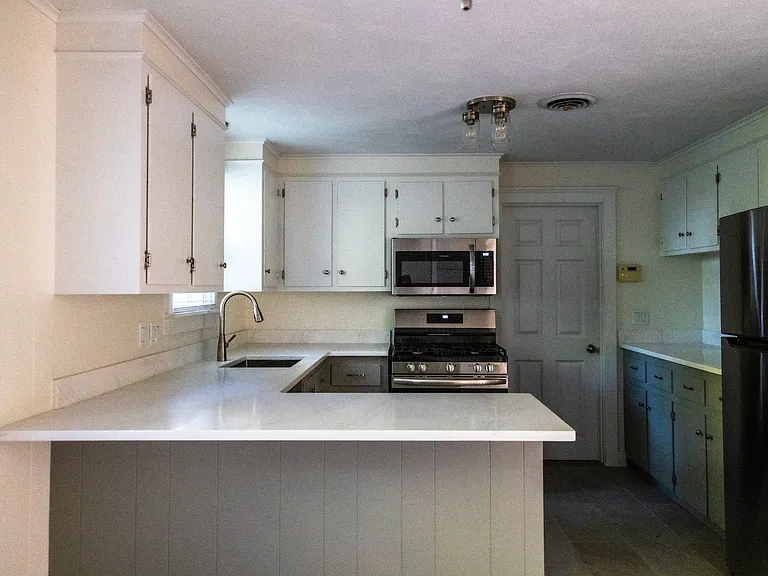 106 Vallette St — Photo 9