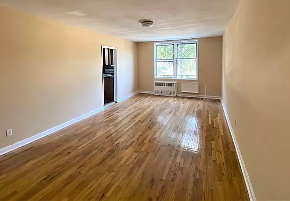 5th image of 1750 E 14th St APT 2D