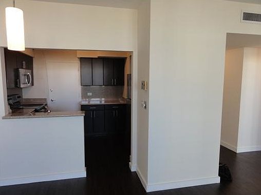 3rd image of 2121 N Bayshore Dr APT 602