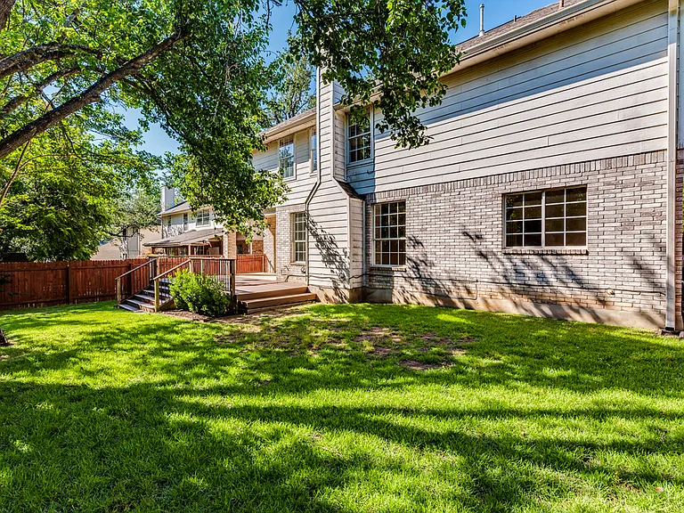 6911 Gentle Oak Dr — Photo 40