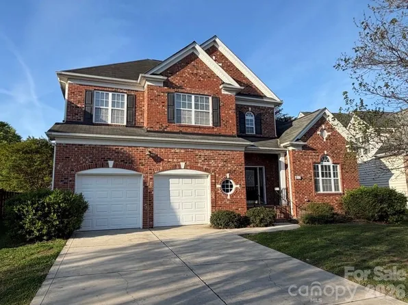 4102 Barclay Forest Dr, Charlotte, NC 28213