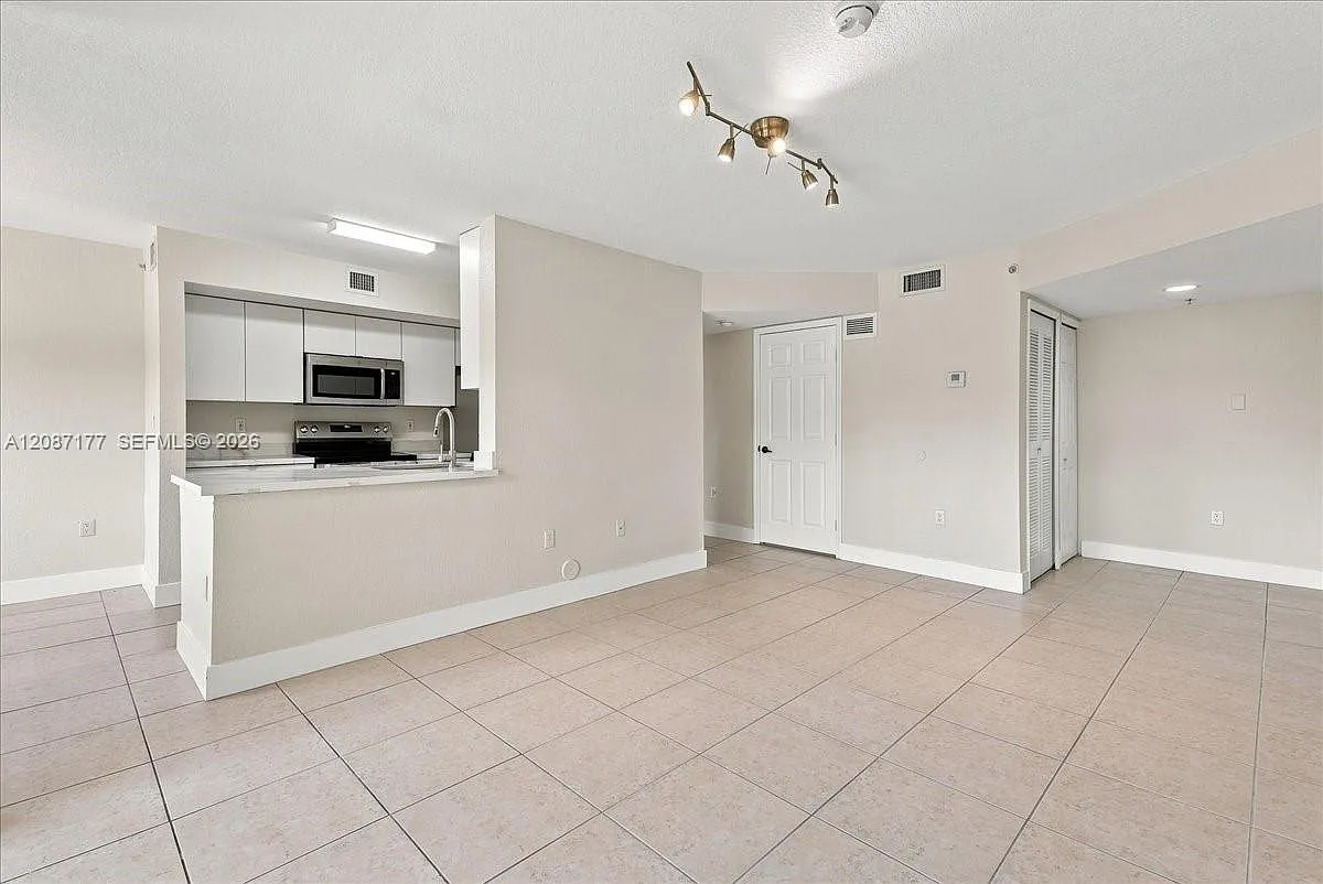 Breeze Of Galloway Condo — Photo 4