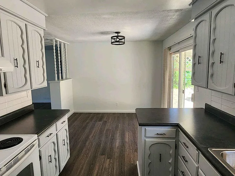 1485 SE Portola Dr — Photo 6