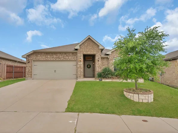 10817 Live Oak Creek Dr, Fort Worth, TX 76108