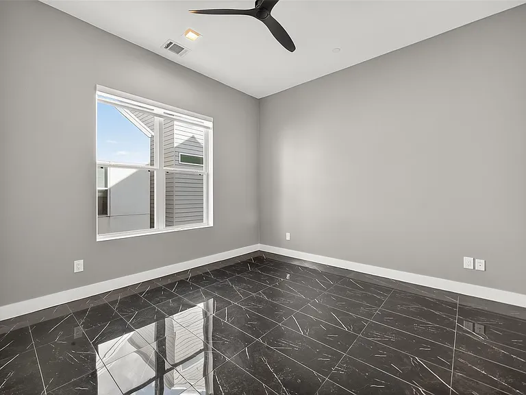 5919 E Post Oak Ln — Photo 31