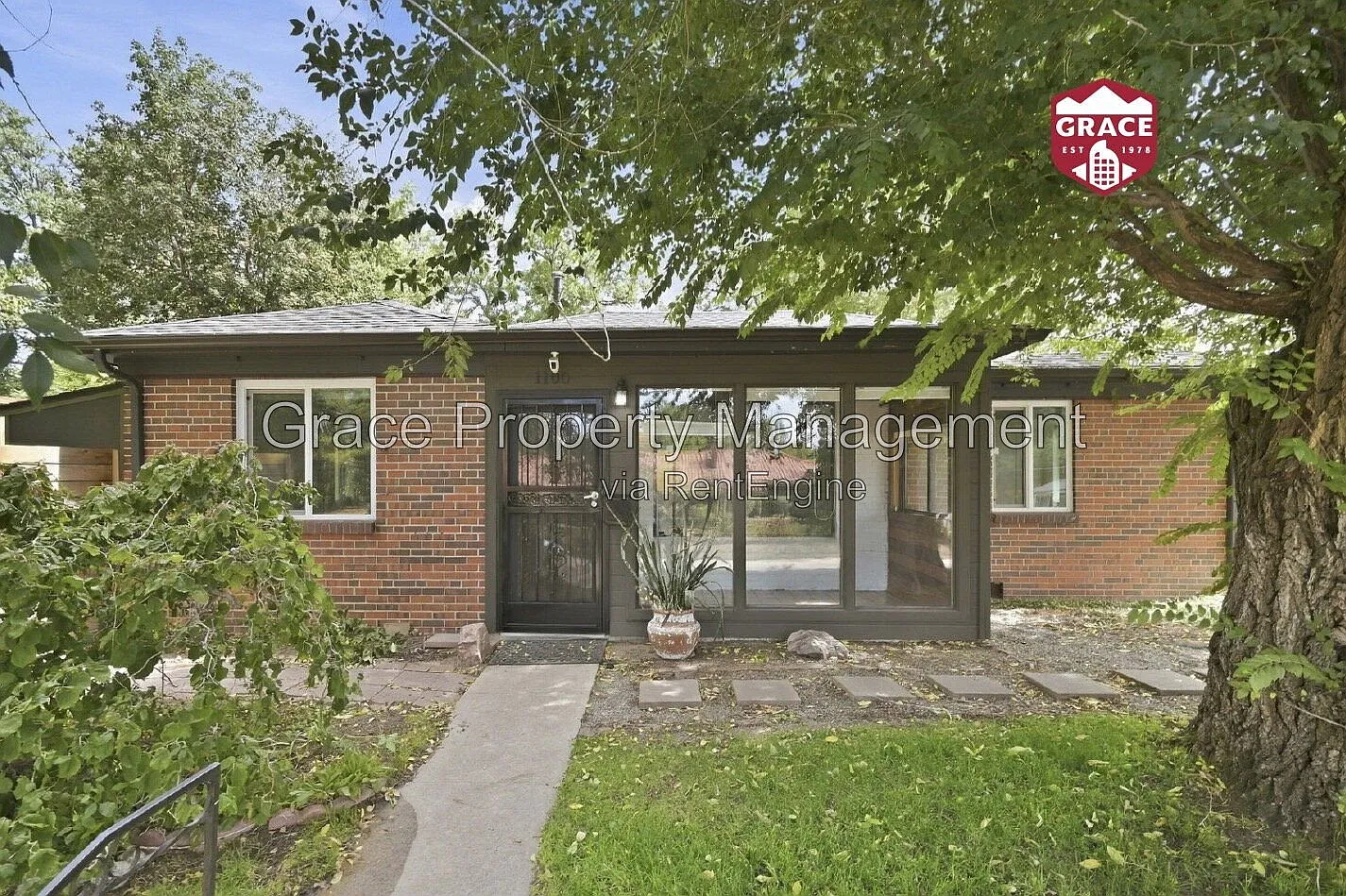 3 bed, 1.0 bath, 1051 sqft, $2,650 — Photo 1