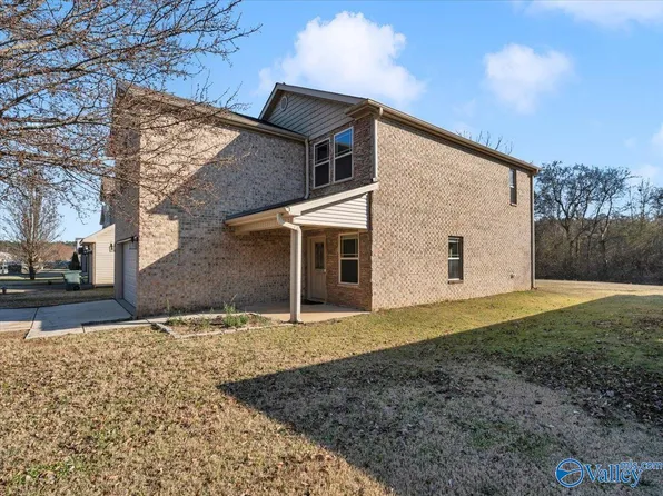 220 Valleyside Dr NE, Huntsville, AL 35810