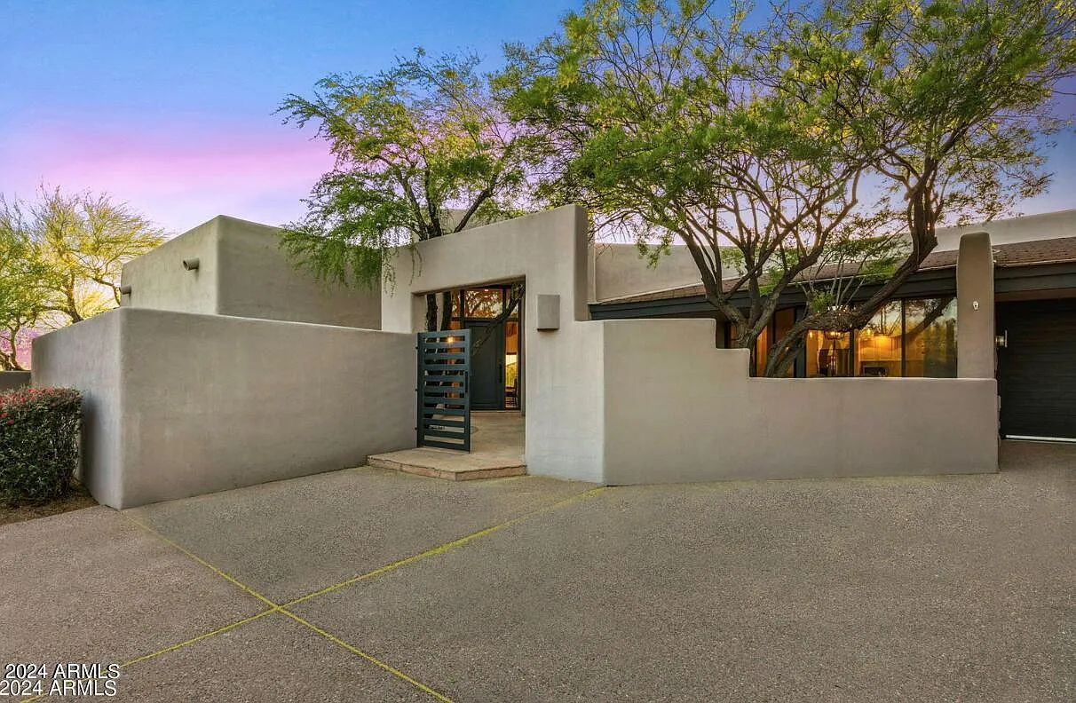 3 bed, 3.0 bath, 2922 sqft, $8,000 — Photo 4