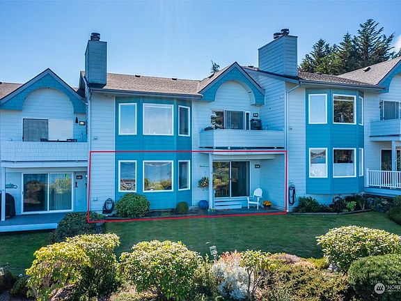 2nd image of 904 NW Alexander Street #102