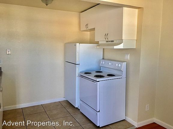 3rd image of 7979 Macarthur Blvd APT 8