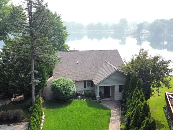 5956 Long Point Dr, Davisburg, MI 48350