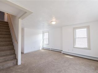 1 Peckham Ct, Newport, RI 02840