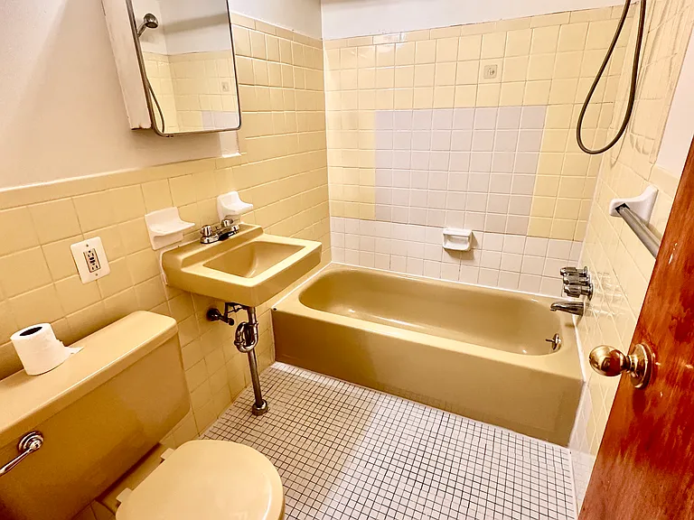 3413 Cresson St #1 — Photo 8