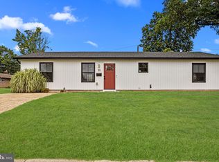 30 Tanglewood Ln, Levittown, PA