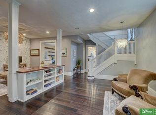 132 N 39th St, Omaha, NE 68131