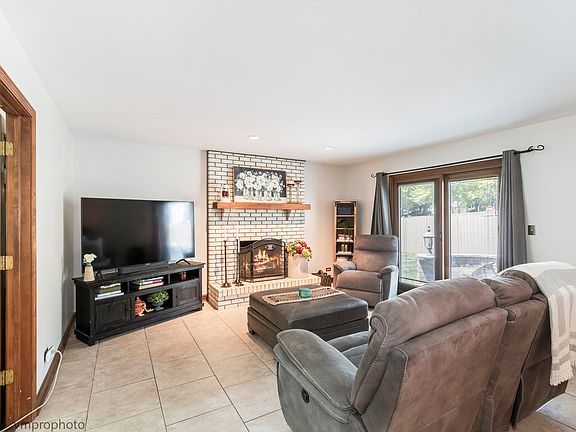 5th image of 3780 Anjou Ln