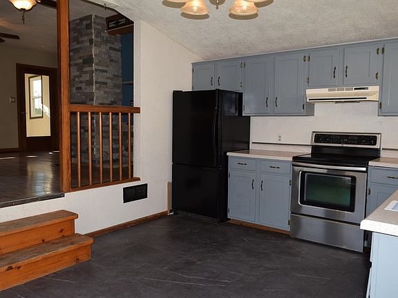 4th image of 271 Weis Ave