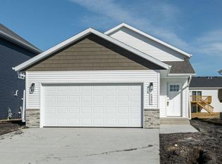 6211 87th Ave S, Horace, ND