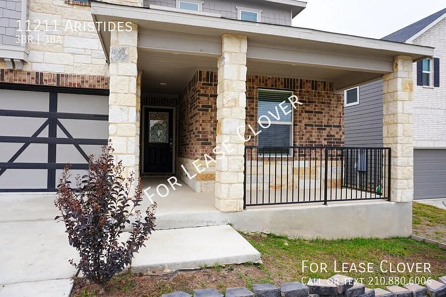 Feels Like New, 3 Bedroom in Champions Manor — Photo 3