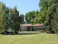 1st image of 683 Orchard Dr W
