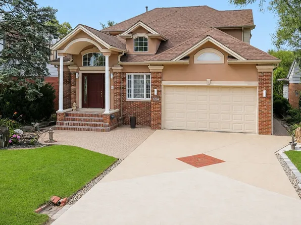 1704 Marguerite St, Park Ridge, IL 60068