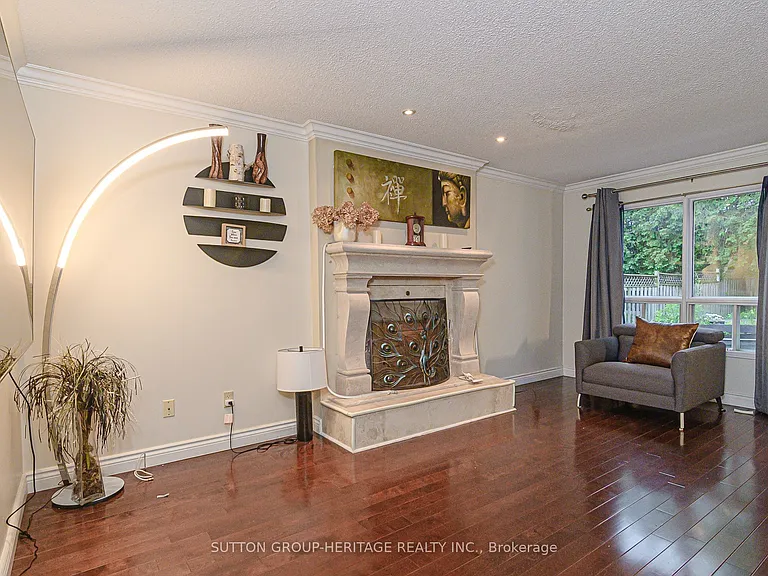 209 Bassett Blvd — Photo 21