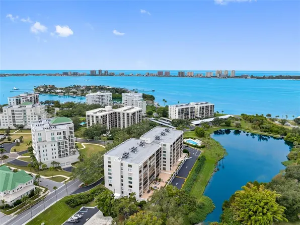220 Belleview Blvd APT 108, Belleair, FL 33756