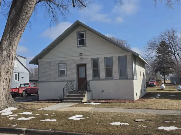 880 Pine St, Wabasso, MN 56293