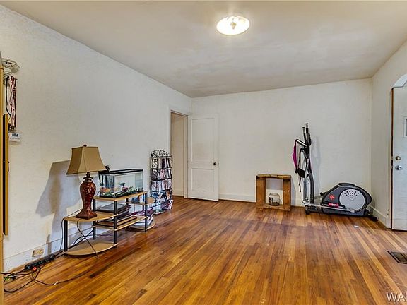 5th image of 422 Orange St
