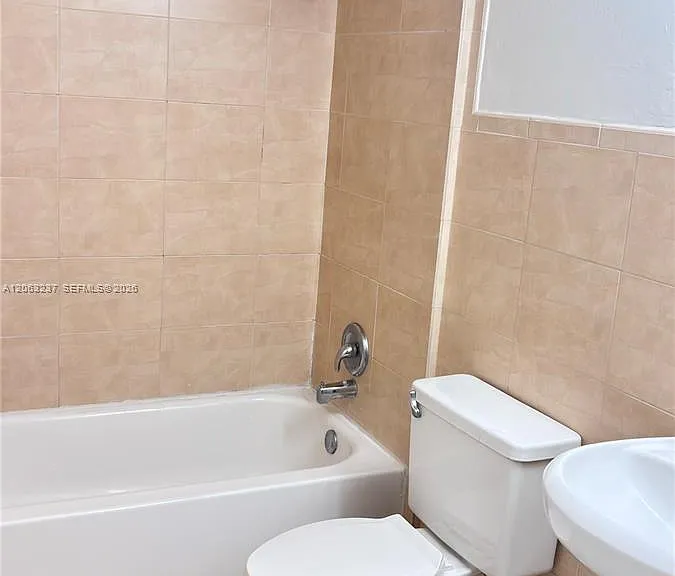 10421 N Kendall Dr #C201 — Photo 9
