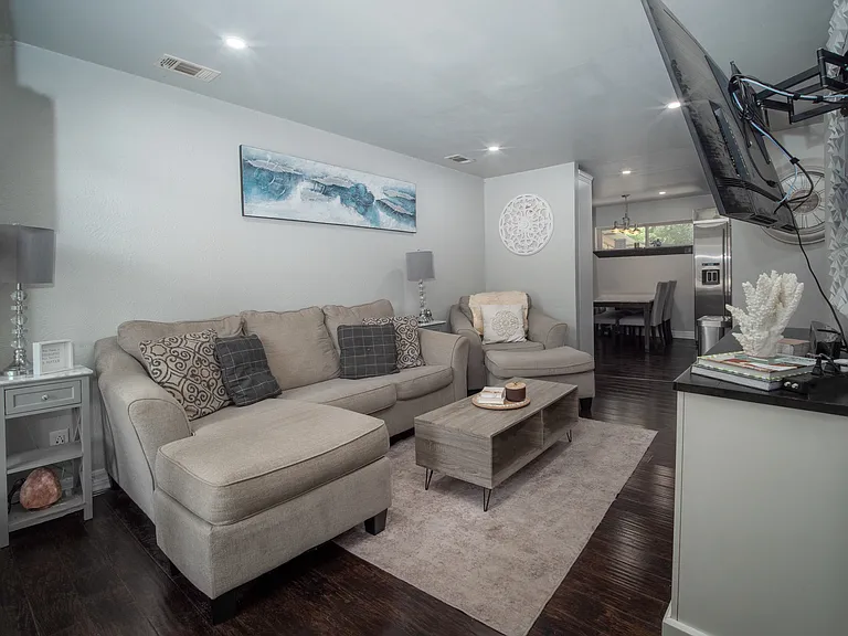 2319 Klondike Dr — Photo 4